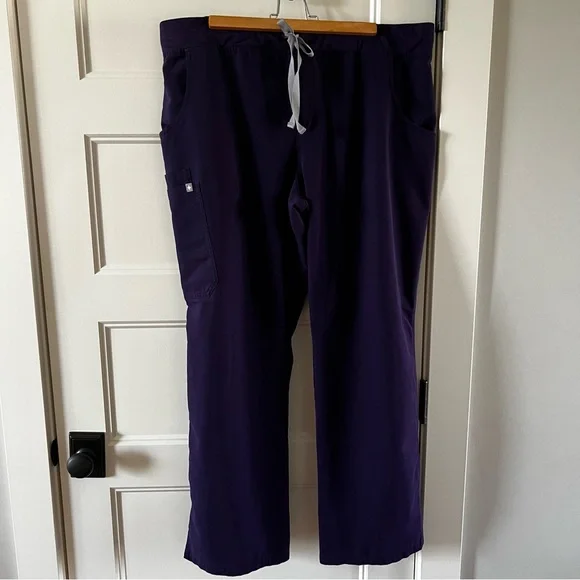 Figs Scrub Set in Deep Purple - Picture 7 of 9